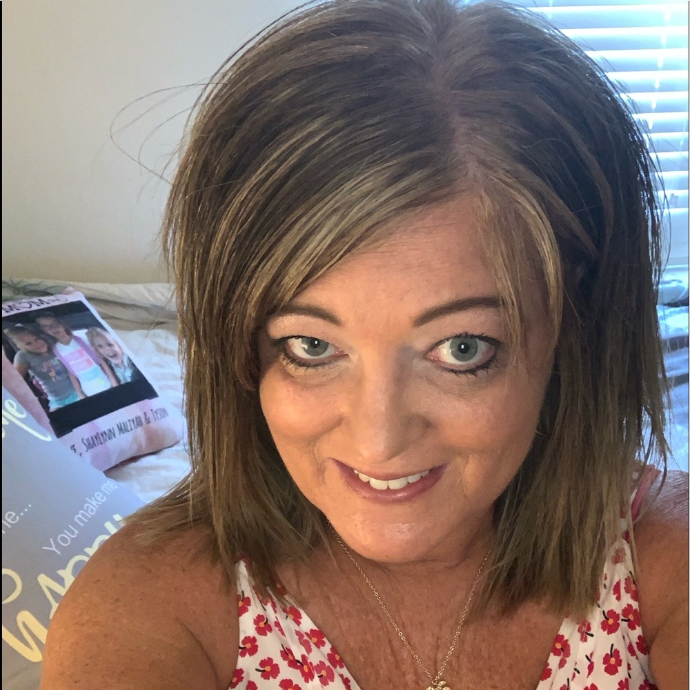 Meet your Posher, Lisa